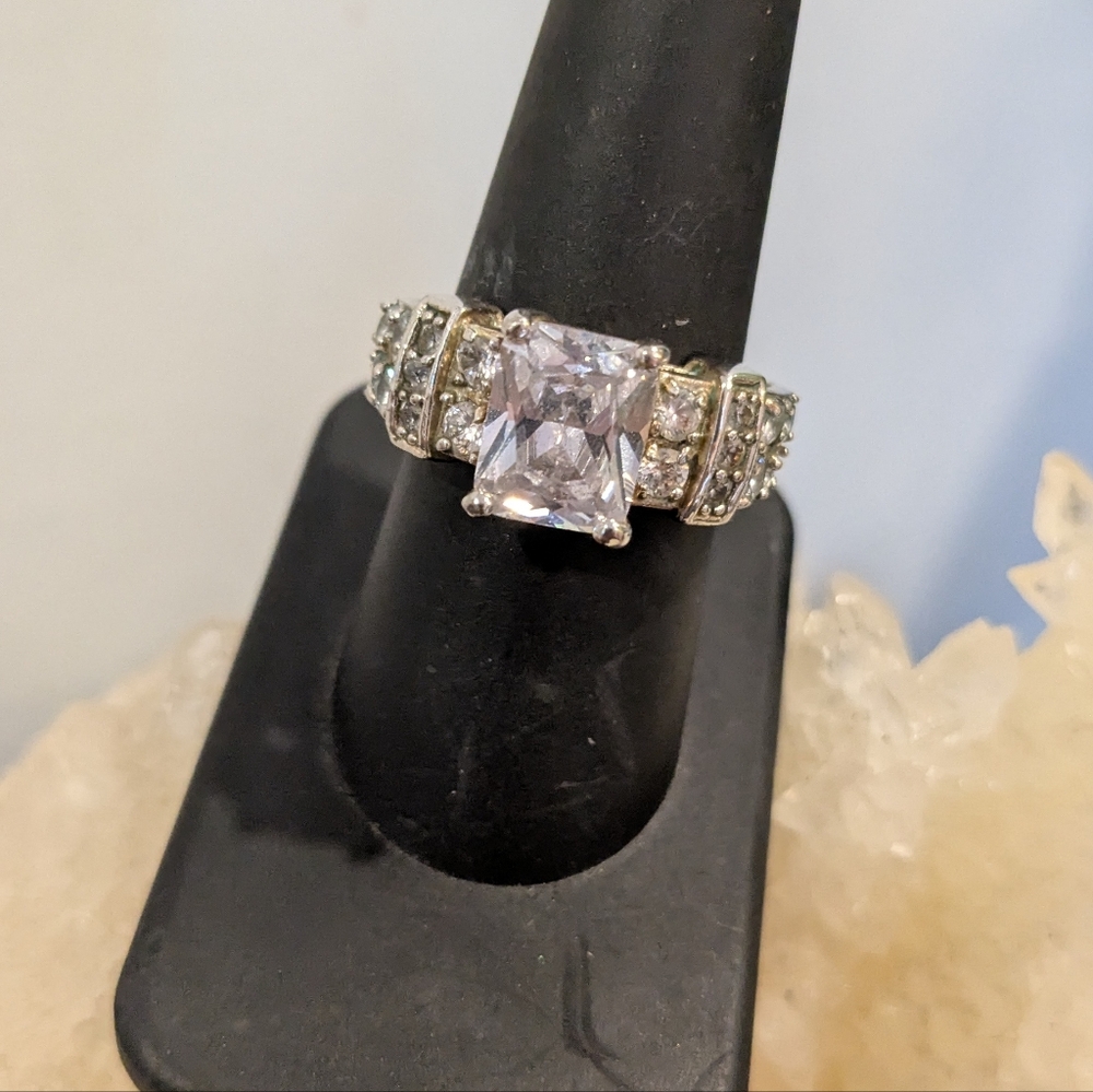 Elegant Silver Women's Cocktail Ring with CZ Stones Size 8
